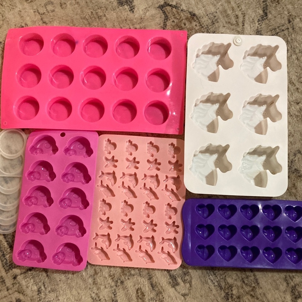 Assorted Silicone Molds for Baking and Crafts - Picture 3 of 10